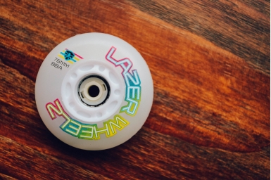 BÁNH XE PATIN ĐÈN LASER - FLYING EAGLE