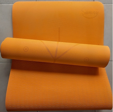 THẢM TẬP YOGA TPE SUNNY 1 LỚP 8MM ĐỊNH TUYẾN - CAM (TẶNG TÚI ĐỰNG THẢM)
