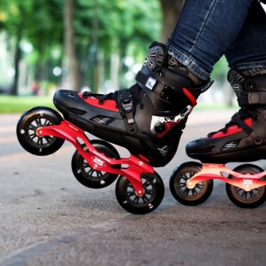 GIÀY TRƯỢT PATIN FLYING EAGLE F110H ( TẶNG BỘ BẢO HỘ TRƯỢT PATIN + BALO ĐỰNG GIÀY)
